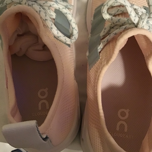 🔥😎On Clouds, new cond. see pics. Lightweight, minimal wear, size 6.5🔥🔥 - Picture 9 of 9